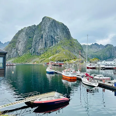 Hamnoy Horizon